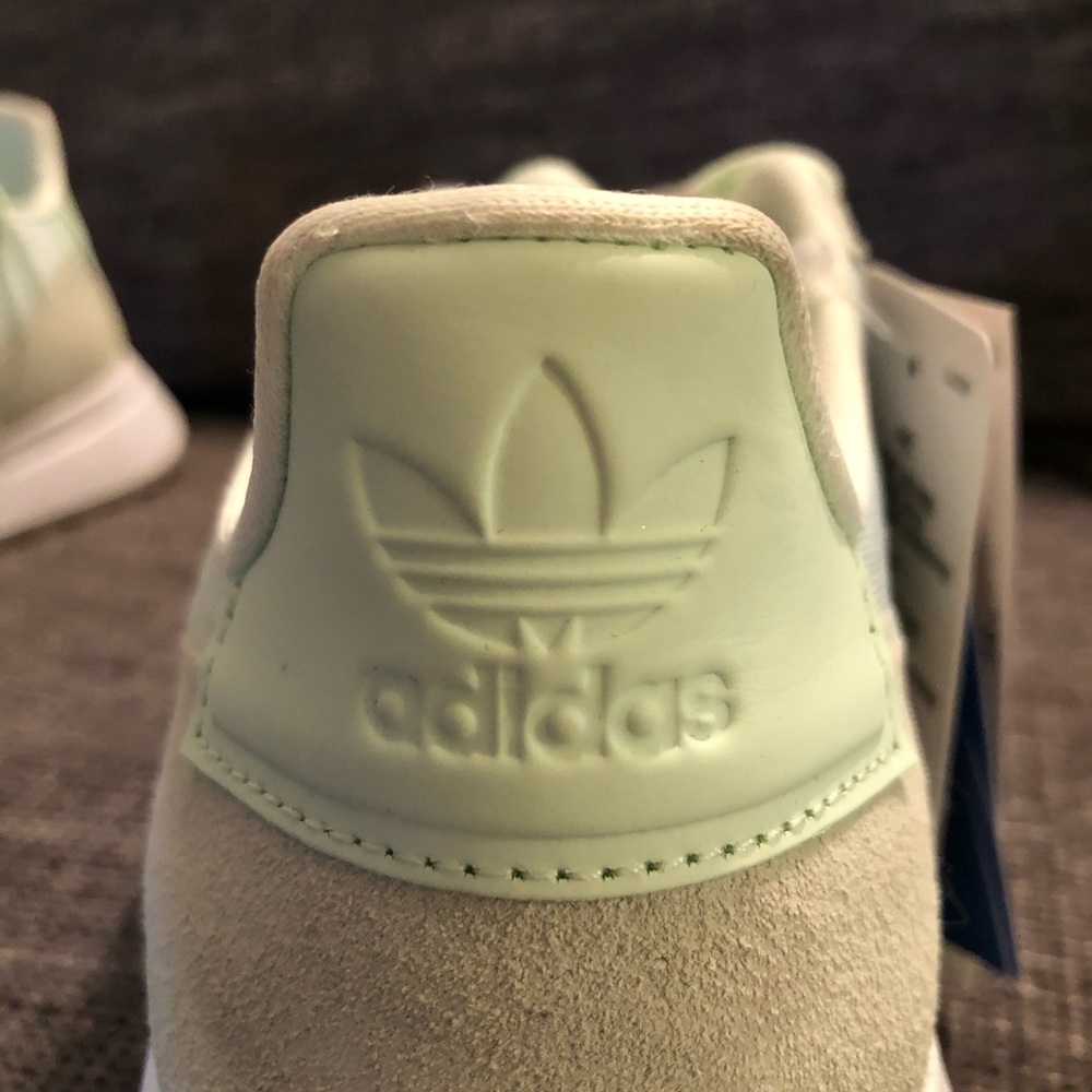 Adidas shoes - Picture 3 of 3